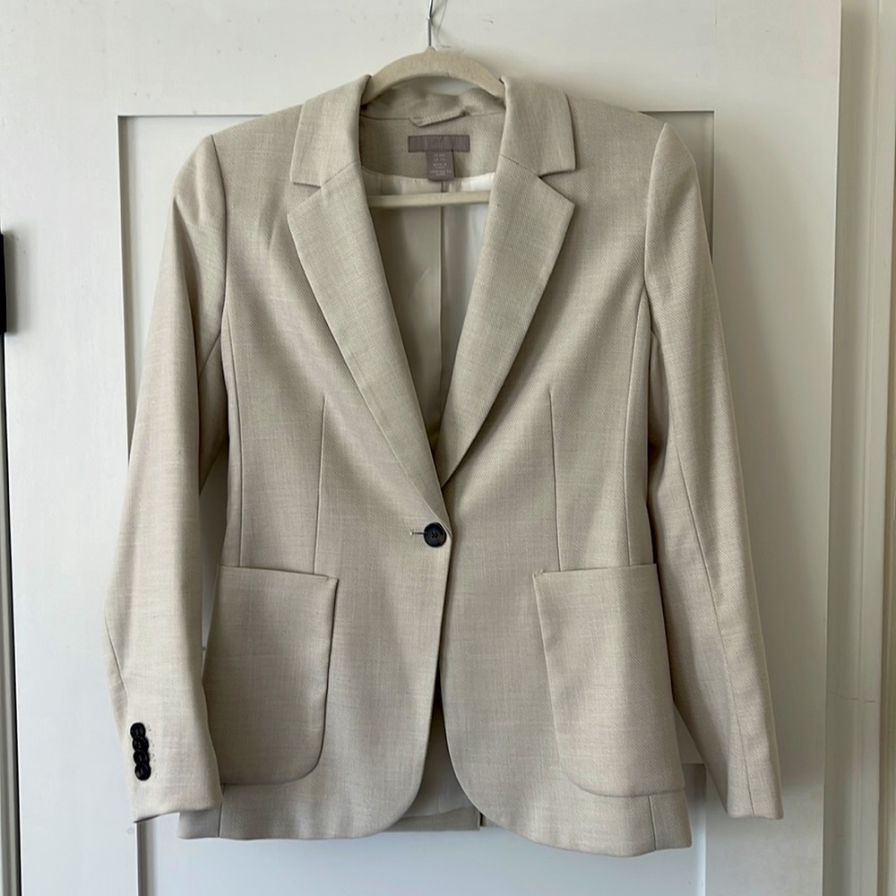 H&M chic beige blazer